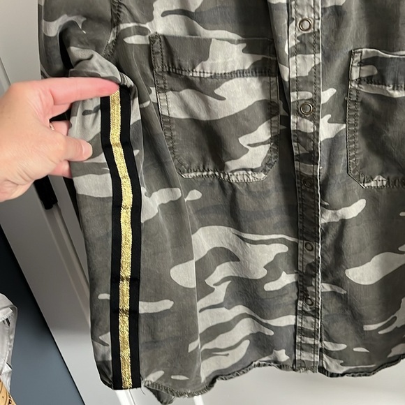 Express Camo Snap Shirt EUC - Picture 8 of 10